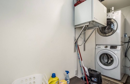 Halifax Apartment | Amazing & Adorable 1-Bedroom with Free Parking.