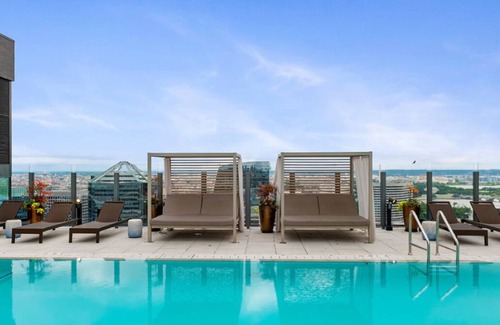 Radnor - Fort Myer Heights Apartment | Amazing Amenities 1-FREE parking included at the property! Near DC and metro.