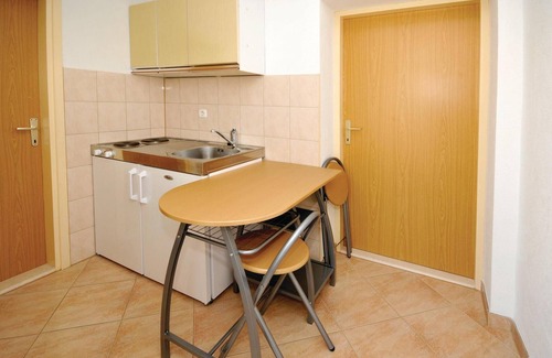 Kastel Kambelovac Apartment | Amazing apartment in Kastel Kambelovac