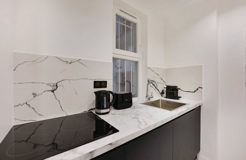 9th Arrondissement Apartment | Amazing Apartment - 2BR/6P - Gare Saint-Lazare