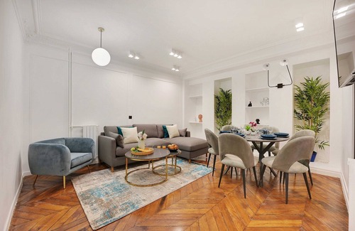 9th Arrondissement Apartment | Amazing Apartment - 2BR/6P - Gare Saint-Lazare