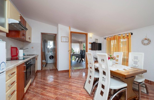 Barbariga Apartment | Amazing apartment in Betiga with WiFi