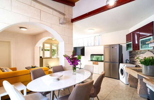 Bol Apartment | Amazing apartment in Bol with WiFi