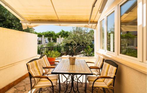 Bol Apartment | Amazing Apartment In Bol With Wifi