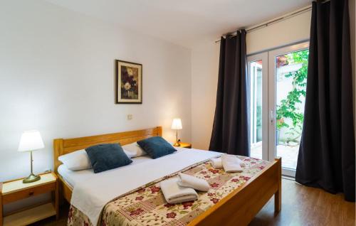 Bol Apartment | Amazing Apartment In Bol With Wifi