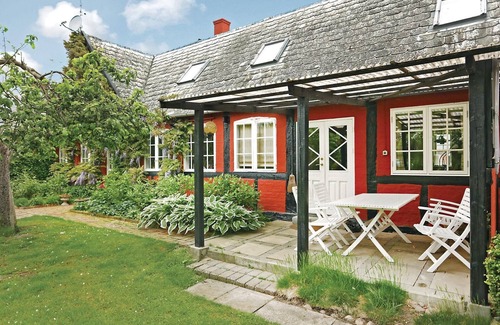 Akirkeby Apartment | Amazing apartment in Aakirkeby