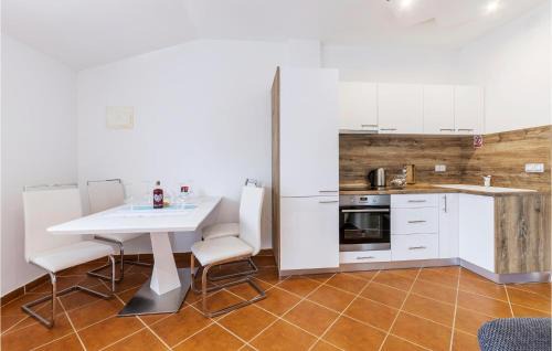 Pavicini Apartment | Amazing Apartment In Pavicini With Wifi
