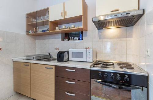 Valdebek Apartment | Amazing apartment in Pula with WiFi