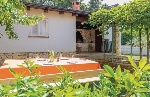 Zbandaj Apartment | Amazing apartment in Radmani with WiFi