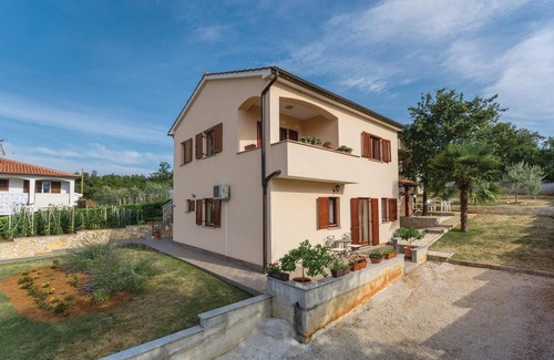 Zbandaj Apartment | Amazing apartment in Radmani with WiFi