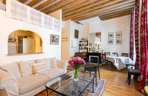 Quartier de la Place-Vendome Apartment | Amazing Apartment With Loft & Tons Of Charm By The Louvre & Tuileries Garden!