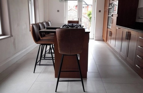 Fleetwood House | Amazing Balcony Seaview 5-bedroom house in delightful Fleetwood with WiFi