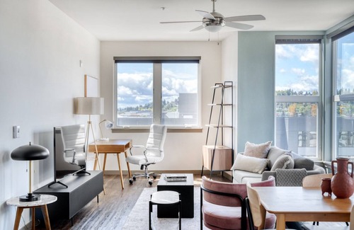 Old Ballard Apartment | Amazing Ballard 2BR w/ Fire Pit & Gym, near Farmers Market, by Blueground