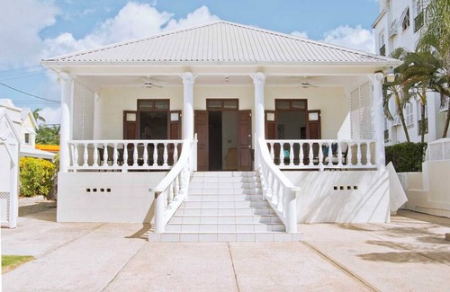 Worthing Villa | Amazing Beach Front Villa on the South Coast