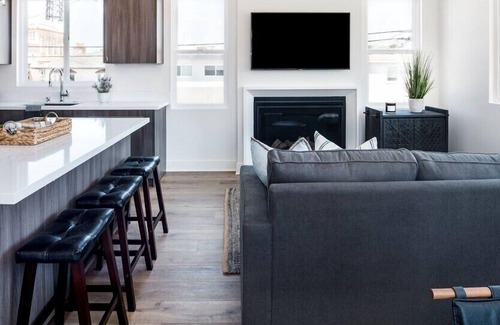 West Newport House | Amazing Beach Pet friendly-2bdr2b 2 cars views.
