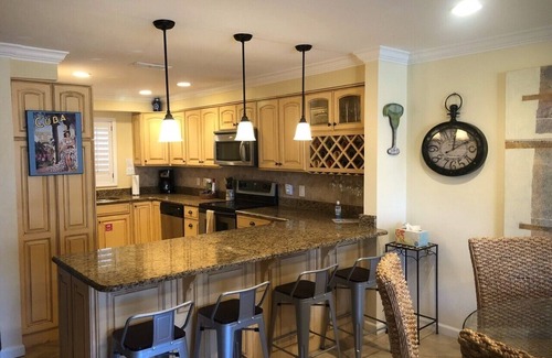 Holiday Isle Condo | Amazing Beachfront Condo Complex Directly on the Gulf of Mexico