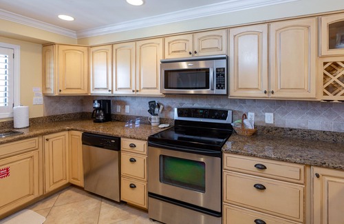 Holiday Isle Condo | Amazing Beachfront Condo Complex Directly on the Gulf of Mexico