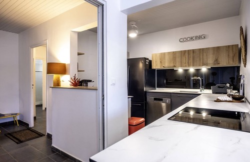 Le Diamant Apartment | Amazing BEACHFRONT Sea View *Luxe & Space* @Diam's Paradise
