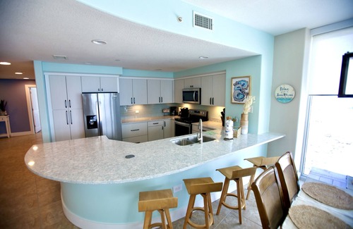 Gulf Shores Condo | AMAZING BEACHFRONT VIEWS FROM 22nd FLOOR - FALL DATES AVAILABLE