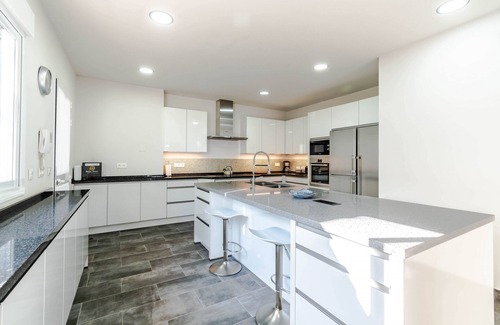 Guadalmina Villa | Amazing Beachfront Villa, heated pool, Marbella