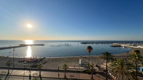 Fuengirola Apartment | Amazing Beachfront Views - 3 Bedrooms Apartment