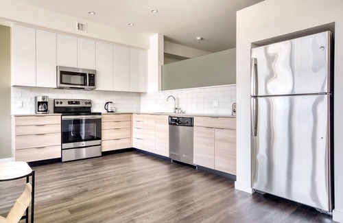 Southwest Berkeley Apartment | Amazing Berkeley 1BR w/Gym, W/D & Roof, near Highways, by Blueground