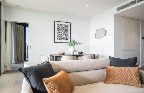 Chinatown Apartment | Amazing CBD Sub penthouse with full harbor and City view above 30th floors