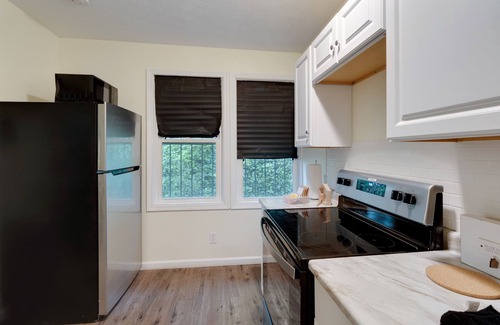 CUF Apartment | Amazing Centrally Located Apt Combo Near Uc, Hospital And Zoo! 2 Bedroom Apts by Redawning