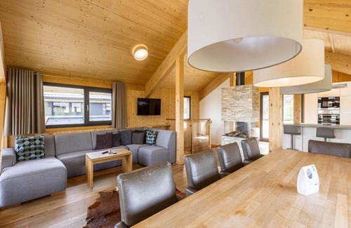 Pichl-Preunegg Ski Chalet | Amazing Chalet With Finnish Sauna