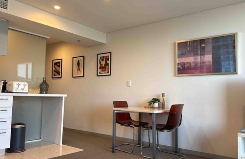 Adelaide Central Business District Apartment | Amazing City Skyline Apartment - Pool, Gym, Sauna.