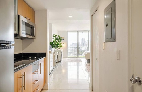 Edgewater Apartment | Amazing Condo in Miami