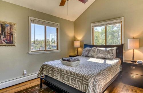 Miller Beach Villa | Amazing Cottage with Lake Access in Gary, Indiana