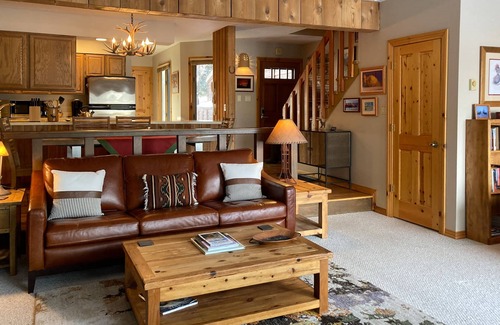 Jackson Hole Condo | Amazing country getaway with deck & mountain views
