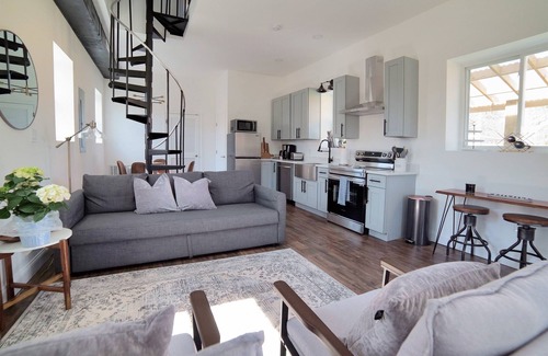 Bolivar Cottage | Amazing dog-friendly cottage. Walk 2 Harpers Ferry