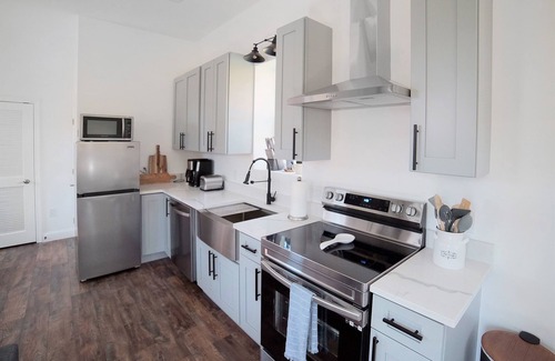 Bolivar Cottage | Amazing dog-friendly cottage. Walk 2 Harpers Ferry