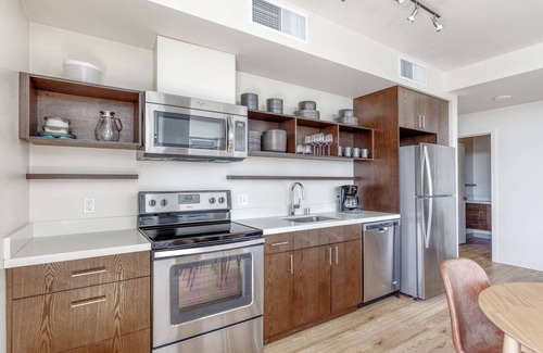 Northwest Bellevue Apartment | Amazing Downtown Bellevue 2BR w/Lounge, Gyms, near shops, by Blueground