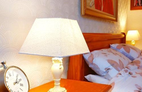 Chapel Saint Leonards House | Amazing Family Cottage Just mins to Beach & Attractions, 3 bed, Sleeps 5, Large Garden, Off Road Private Parking, Fab Free WiFi & Pets are Welcome too! The Perfect Family holiday Getaway!