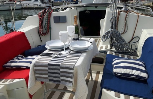 Diagonal Mar i el Front Maritim del Poblenou Boat Rental | Amazing flat in classic boat - Barcelona