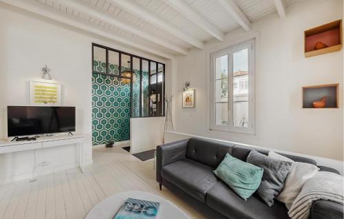 Saint-Georges-de-Didonne House | Amazing Home In Saint-Georges-De-Didon