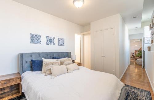 Midtown West Apartment | Amazing Furnished 1 BR Penthouse Midtown West