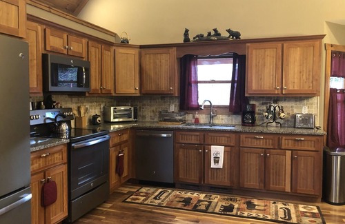Almond Cabin | Amazing Grace! Near Tail of Dragon