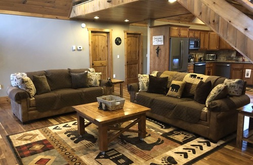 Almond Cabin | Amazing Grace! Near Tail of Dragon