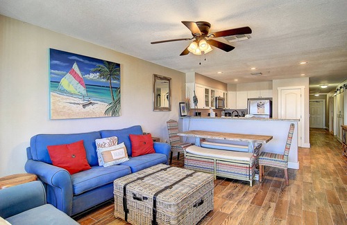 Port Aransas Condo | Amazing ground floor beachfront condo on Mustang Island!