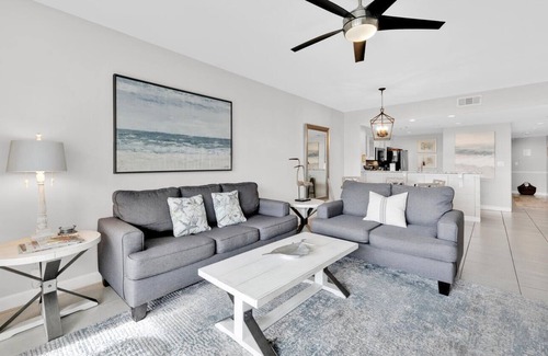 Fort Walton Beach - Destin Condo | AMAZING Gulf Views, New King Beds - Lagoon Pool, Gulf Side Pool & Private Beach