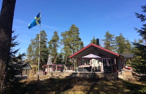 Fargelanda House | Amazing high-end Westcoast Cottage forest nature/lake close to archipelag