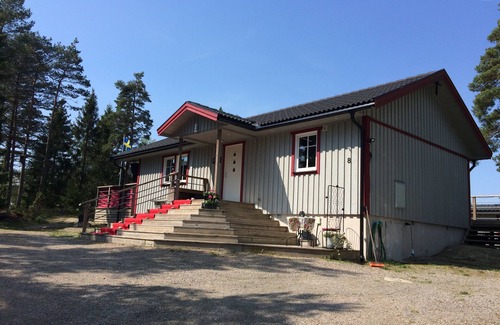 Fargelanda House | Amazing high-end Westcoast Cottage forest nature/lake close to archipelag