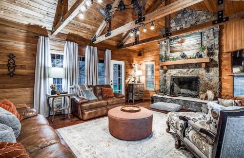 Leander House | Amazing Hill Country Experience Cabin on 14 Acres