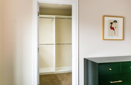 Tanasbourne House | Amazing Hillsboro 2BR w/W/D, nr Coffee, Park, Groceries, by Blueground