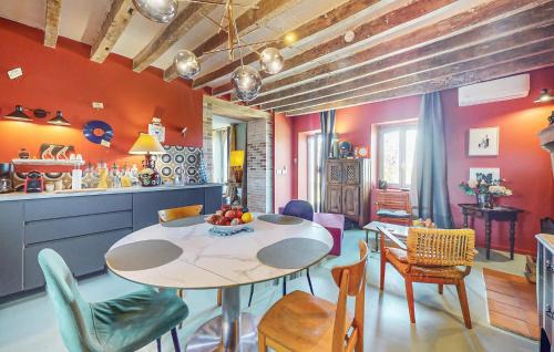 Villaines-la-Gonais House | Amazing Home In Villaines-La-Gonais