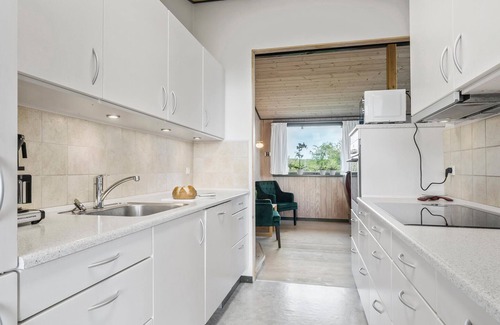 Aabenraa House | Amazing home in Aabenraa with kitchen